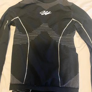 OFF-WHITE logo-print long-sleeve T-shirt
OFF-WHITE logo print panelled leggings